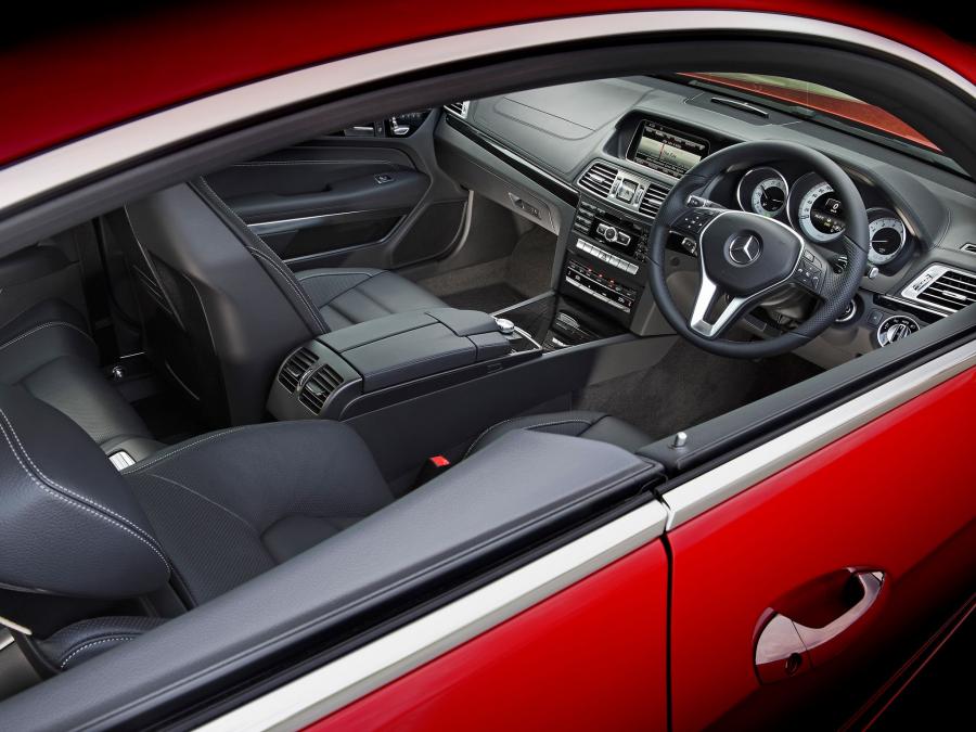  Mercedes-Benz E250 Coupe 2013 года  (AU) (фото 10 из 19)